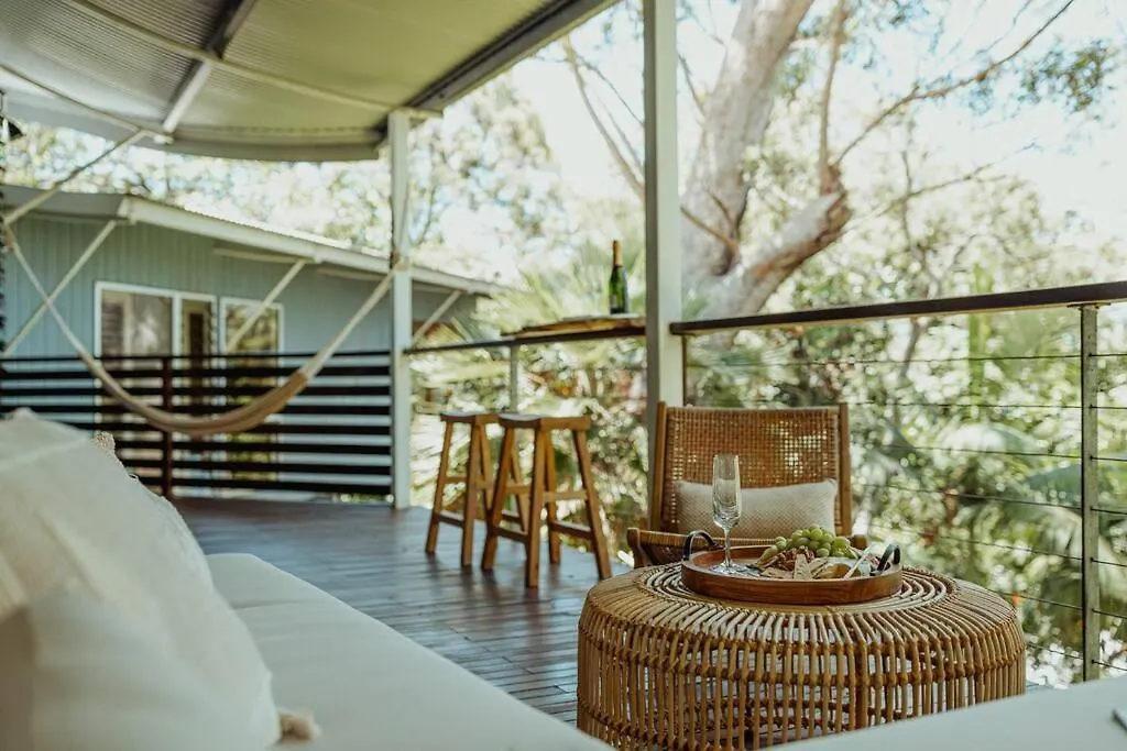Reinwood Retreat - A Home Nestled In The Treetops Of A Rainforest Trinity Beach