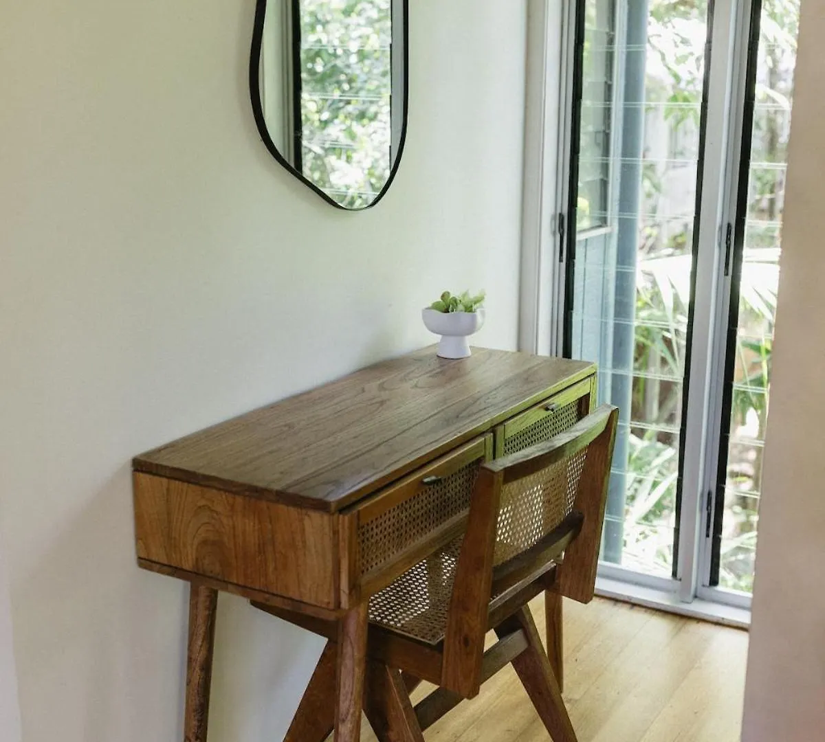 Reinwood Retreat - A Home Nestled In The Treetops Of A Rainforest Trinity Beach