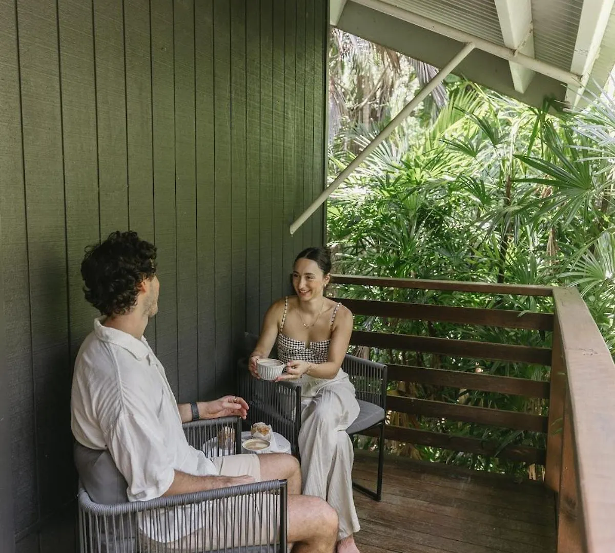 Reinwood Retreat - A Home Nestled In The Treetops Of A Rainforest Trinity Beach