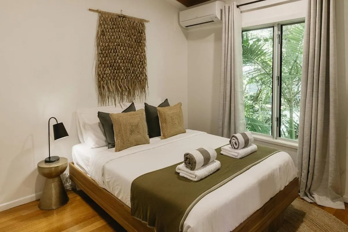 Reinwood Retreat - A Home Nestled In The Treetops Of A Rainforest Trinity Beach Holiday home