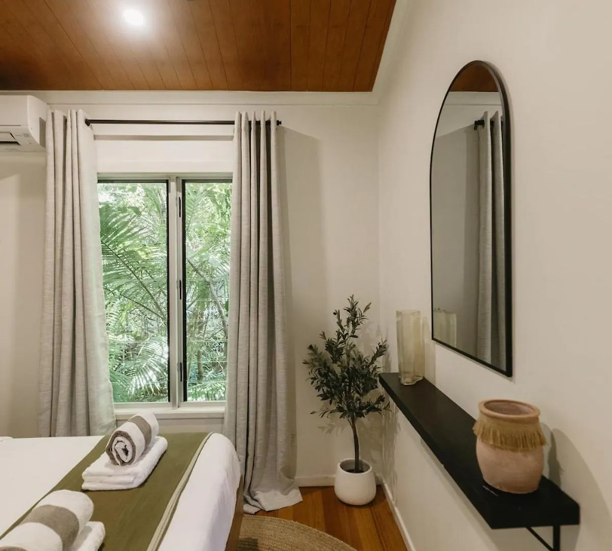 Holiday home Reinwood Retreat - A Home Nestled In The Treetops Of A Rainforest Trinity Beach Australia