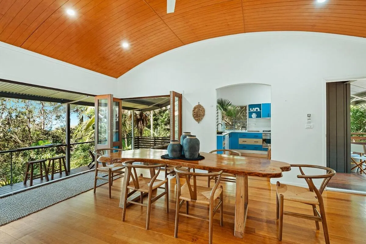 Holiday home Reinwood Retreat - A Home Nestled In The Treetops Of A Rainforest Trinity Beach