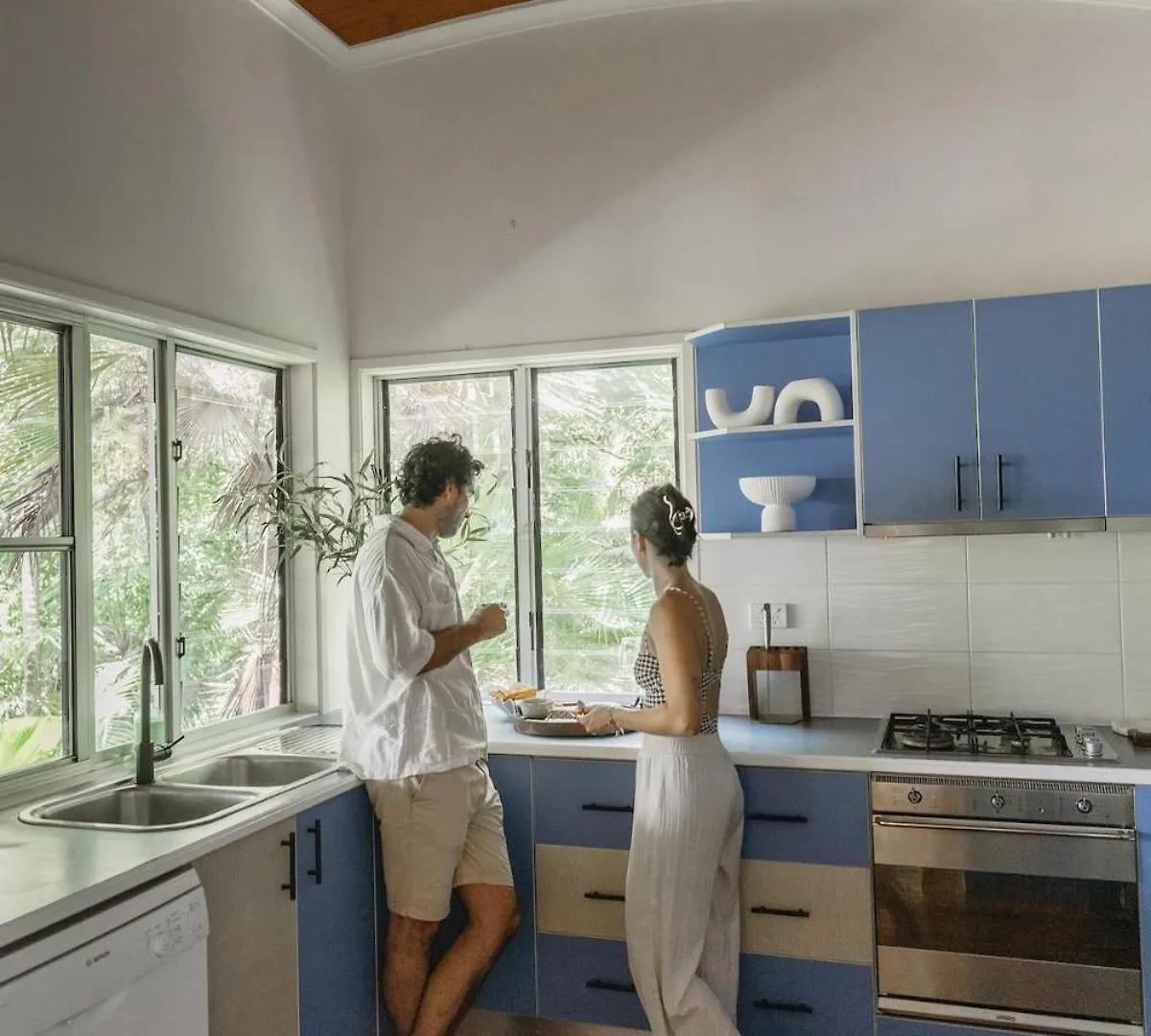 Reinwood Retreat - A Home Nestled In The Treetops Of A Rainforest Trinity Beach 0*,  Australia