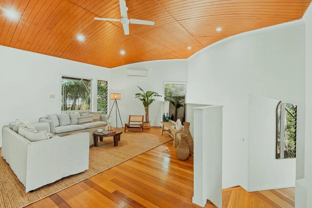 Reinwood Retreat - A Home Nestled In The Treetops Of A Rainforest Trinity Beach 0*,  Australia
