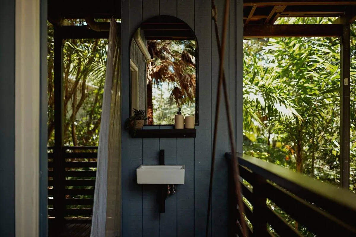 Reinwood Retreat - A Home Nestled In The Treetops Of A Rainforest Trinity Beach 0*,